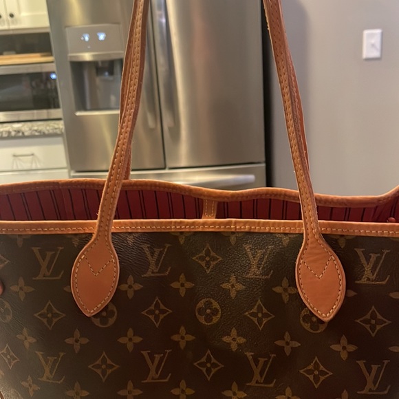 Louis Vuitton Neverfull AND Wristlet (hot pink inside) w/dust bag - Picture 17 of 17